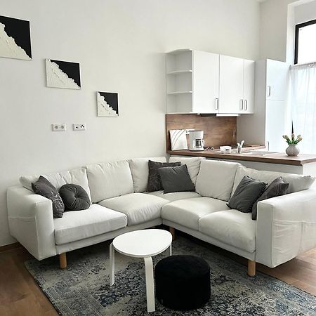 Living One Varel 1 Экстерьер фото